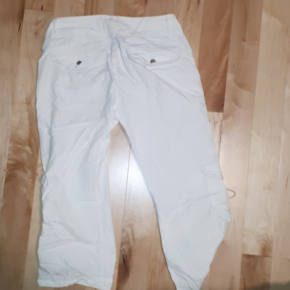 White O'Neill Capris - Picture 2 of 3